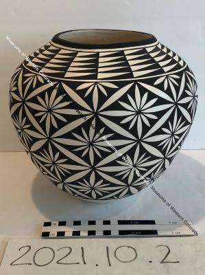 Acoma Geometric Jar