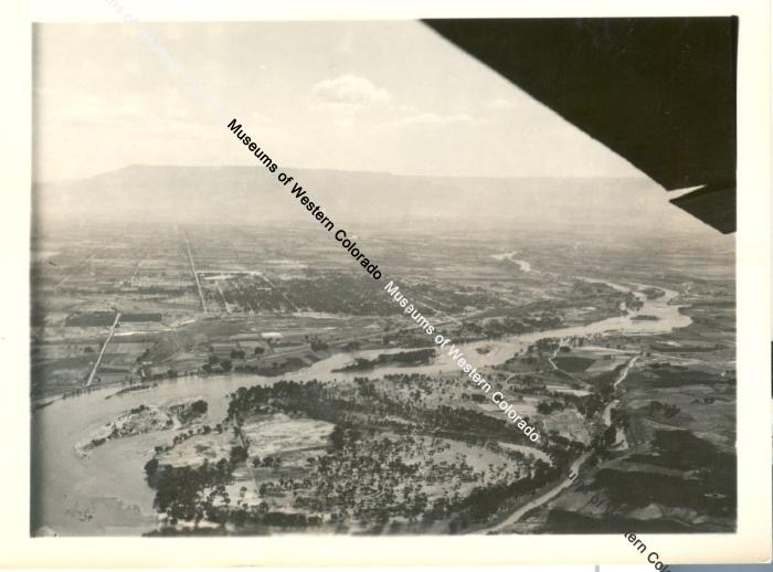 Early GJ aerial, Colorado River