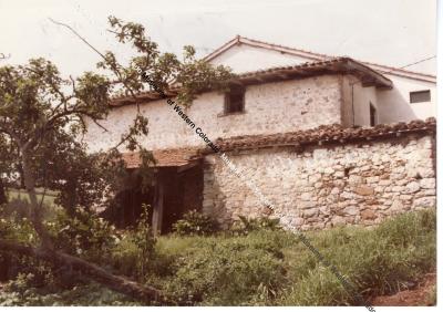 Color photo of Basque House