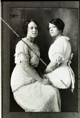 Photograph of Hattie and Hallis Lloyd