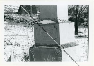 Photo of J.P. Harlow's tombstone