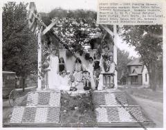 Photo of the 1921 Peach Queen and Attendants on a Float