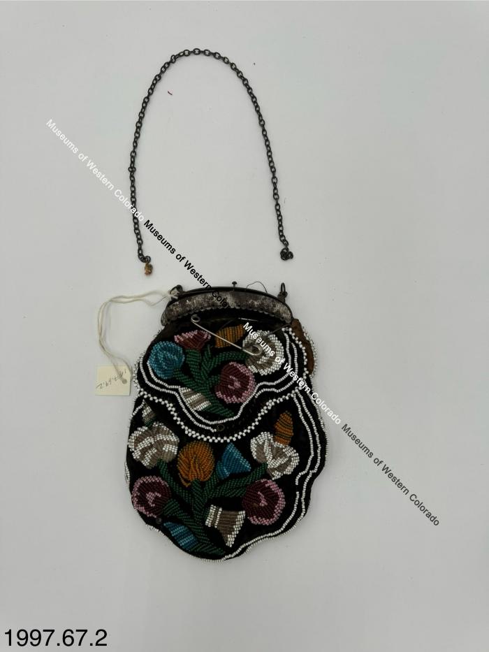 Beaded Scalloped Purse with Metal Chain and Floral Detailing